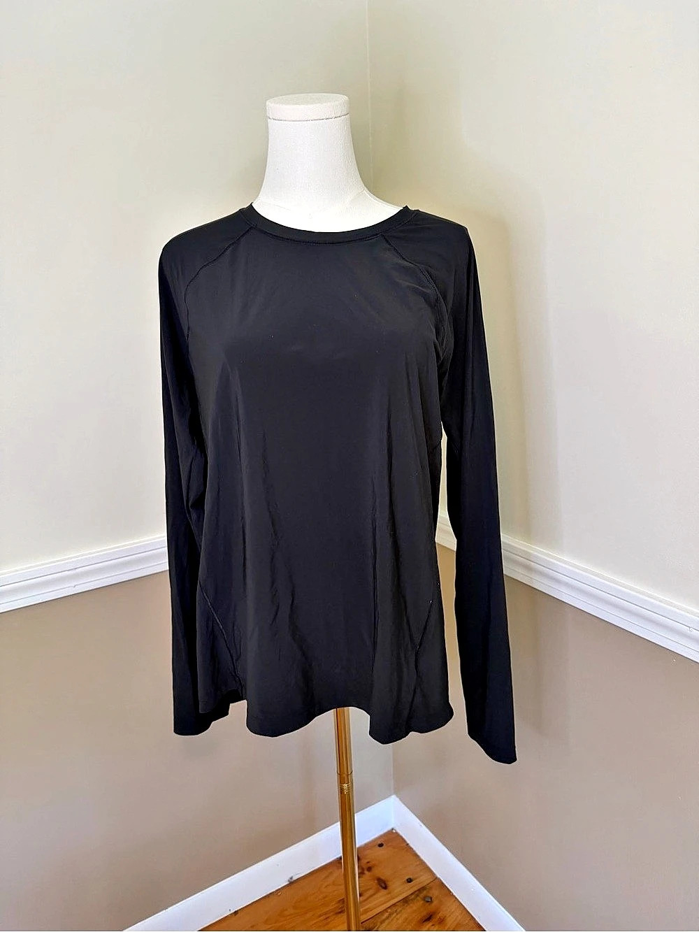 Athleta Long Sleeve Top in Black Size Medium Like New